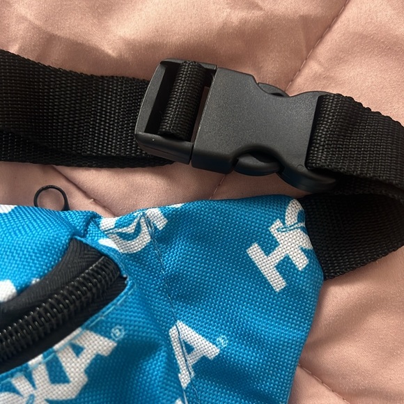HOKA Fanny Pack & Sweatband - Picture 3 of 8